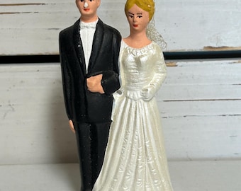 Small chalkware vintage bride and groom cake topper/Kitsch bride and groom/Wedding decor/Wedding shower/Chalkware wedding topper/Japan