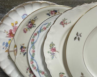 5 mismatched floral dinner plates/Vintage mismatched plates/ Garden party/Wedding ware/Bridal shower/Baby shower/Dinner party/ Supoer plates