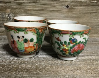 Set 4 vintage Japanese sake cups