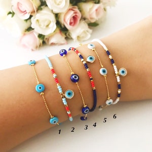 Dainty Evil Eye Bracelet with Seed Beads, Gold Evil Eye Charm Bracelet, Minimal Bracelet Gift for Her, Christmas Jewelry for Women