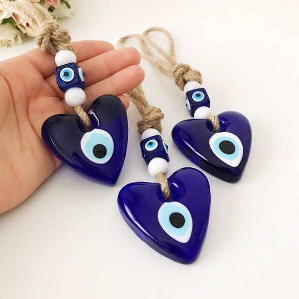 Evil eye wall hanging, heart wall hanhing with evil eye, glass evil eye wall decor, blue evil eye, macrame wall hanging, turkish evil eye