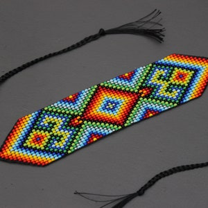 Geometric Huichol Bracelet, Tribal Geometric Bracelet, Beaded Cuff Bracelet, Native Beaded Bracelet, Seed Bead Bracelet, Authentic