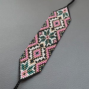 Geometric Huichol Bracelet, Tribal Geometric Bracelet, Beaded Cuff Bracelet, Native Beaded Bracelet, Seed Bead Bracelet, Authentic