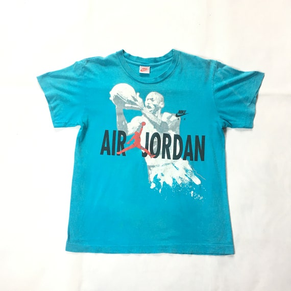 Air Jordan x Bugs Bunny