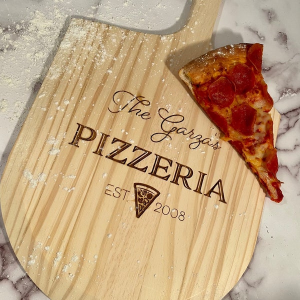 Personalized Pizza Peel, Round pizza Peel Board, Custom Name Pizza Peel, House warming gift, Family name gift, Chef Gift for the Kitchen