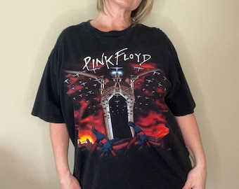 Vintage 90s Pink Floyd the Wall Tour T-shirt / Band Tee / Rock