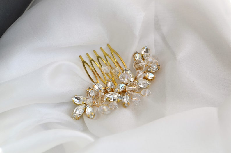 Rhinestone side hair comb for bride and bridesmaid Simple bridal hair piece Delicate back hairpiece