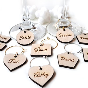 Breloques en bois pour verre à vin, Étiquettes cadeaux personnalisées, Marque-places pour mariage, Gravure laser, Carte de nom de table, Cadeaux de mariage