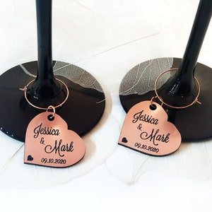 Dije de vino de oro rosa 100, decoración de mesa de boda, dije de copa de vino personalizado, regalos de boda, etiquetas con nombres, tarjetas con nombres de lugares