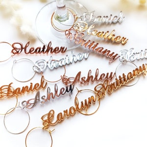 Aangepaste wijncharme, wijncharmes bruiloft, gouden wijncharmes, wijnglasbedels, bruiloftcharmes, wijncharmes personaliseren, tafelnaamkaartjes