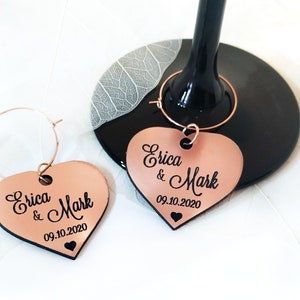 Pingente de vinho em ouro rosa, decoração de mesa de casamento, pingente de taça de vinho personalizado, lembrancinhas de casamento, etiquetas de nome, cartões de nome de lugar, etiqueta de bebida