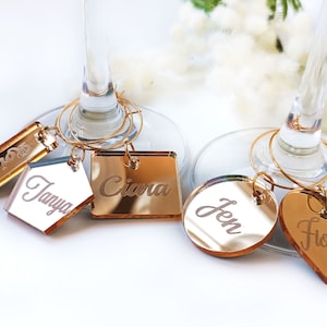 Breloques en acrylique pour verre à vin, Étiquettes cadeaux personnalisées, Marque-places pour mariage, Gravure laser, Carte de visite pour table, Cadeaux de mariage