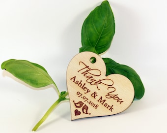 Etichette per bomboniere, Etichette in legno per bomboniere, Bomboniere, Etichette in legno per bomboniere, Etichette rustiche per matrimoni, Etichette personalizzate, Etichette a forma di cuore, Etichetta con nome per matrimoni