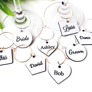 Breloques en verre à vin personnalisées, étiquettes de nom de table, fête de mariage nuptiale, noms de lieux, cadeaux d'anniversaire de mariage, cartes de lieu de signe de mariage