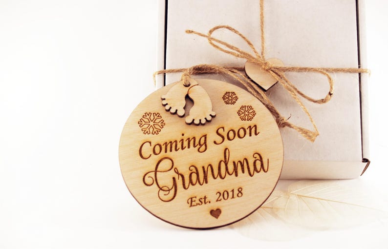 Pregnancy ornament, Pregnancy reveal to grandparents, Christmas pregnancy announcement, Christmas pregnancy gift, Holiday pregnancy ornament 画像 1