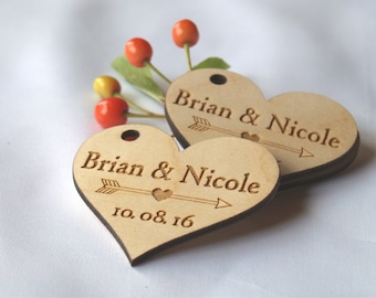Etichette per bomboniere, Etichette in legno per bomboniere, Bomboniere, Etichette in legno per bomboniere, Etichette rustiche per matrimoni, Etichette personalizzate, Etichette a forma di cuore, Etichetta con nome per matrimoni