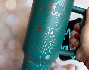 40oz Stanley Tumbler in Pine - Laser engraved with whimsical Christmas tree doodles