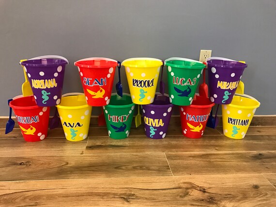 beach sand bucket