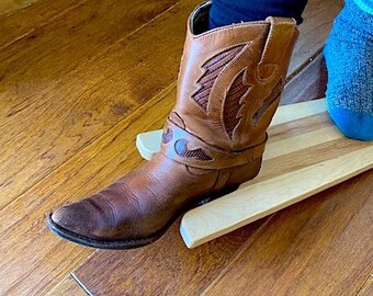cowboy boot remover tool