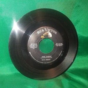 RCA Victor Records Elvis Presley One Night/ I Got Stung 45 Record