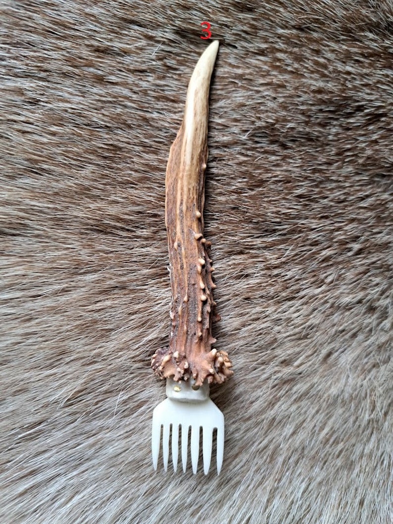 Weaving combs. N°3 chevreuil et os