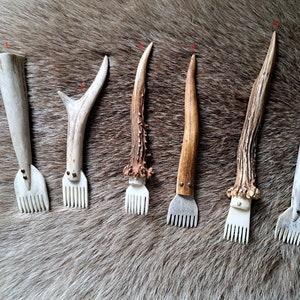 Weaving combs. image 1