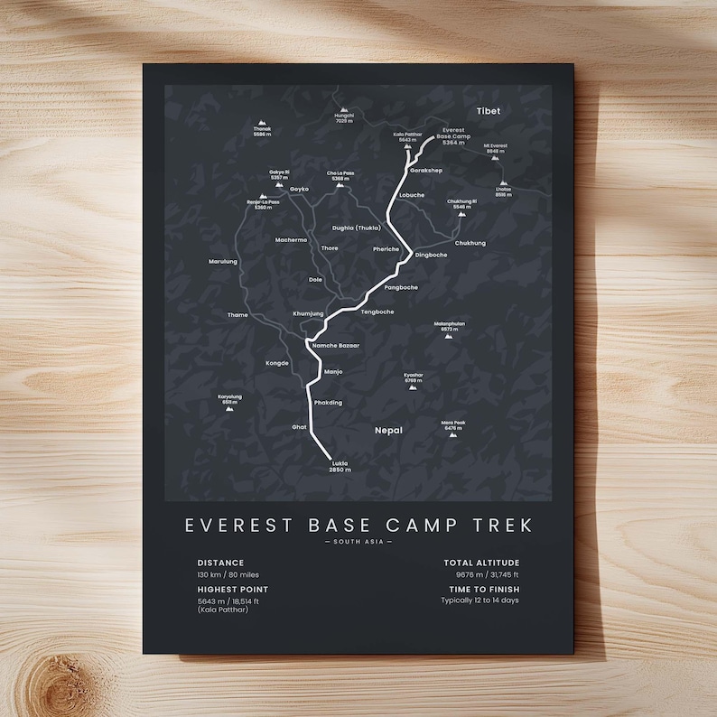 Stampa trekking al campo base dell'Everest / Arte murale per escursioni sul Monte Everest / Mappa del percorso EBC / Decorazione trekking in Nepal / Poster trekking sull'Himalaya / Regalo per escursioni Black - Standard