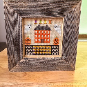 Padrão de ponto cruz de Halloween: colcha de quatro quadrados, casa de caixa de sal (download em PDF)