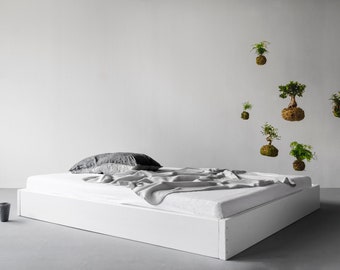 Timber bed Le Pertuis white