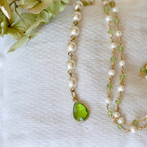 Peridot Pearl Necklace, Dainty Peal Necklace, Green Gemstone, Rosary Style, June Birthstone, Gold Layering Necklace, Pearl Y Necklace
