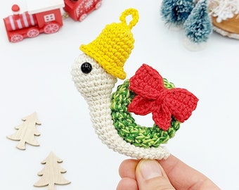 MOTIF: Modèle d’escargot de couronne de Noël Amigurumi, modèle au crochet escargot de Noël, Shelbz, l’escargot de couronne de Noël