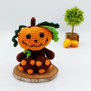 PATTERN: Crochet Pumpkin Pattern, Amigurumi Crochet Pattern, Pete, The Scary Pumpkin
