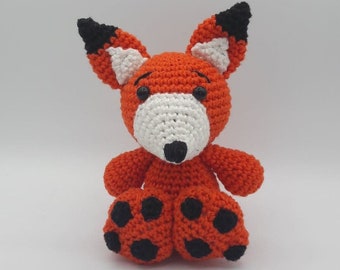 PATTERN: Crochet Fox Pattern, Amigurumi Crochet Pattern, Fay, the Sneaky Fox