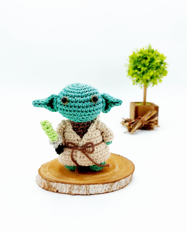 PATTERN: Amigurumi Pattern Yoda, Crochet Pattern Yoda, Star Wars Yoda image 1