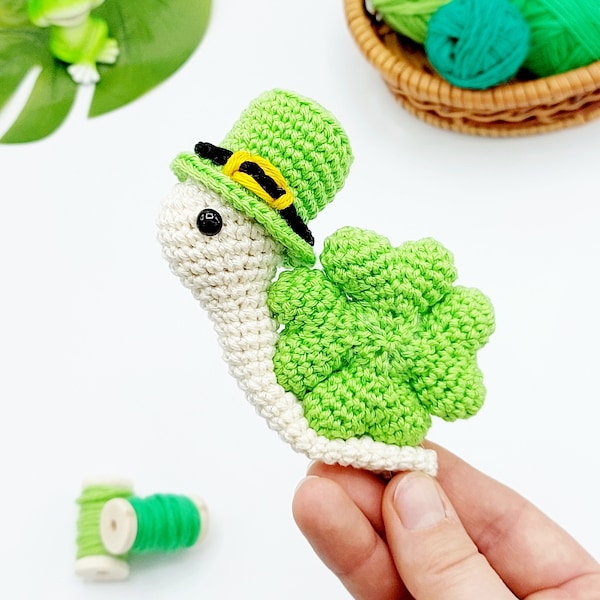 MOTIF : Amigurumi Clover Snail Pattern, Crochet Pattern Clover Snail, Shelwin, The Clover Snail, Saint Patrick's Day