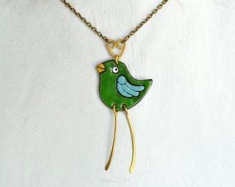 Collier d’oiseaux verts, Pendentif pour oiseaux, Greenfinch, Birdie, Collier en émail, Pendentif Enamel, Bijoux d’oiseaux, Bijoux Enamel, Laiton, Collier birdie