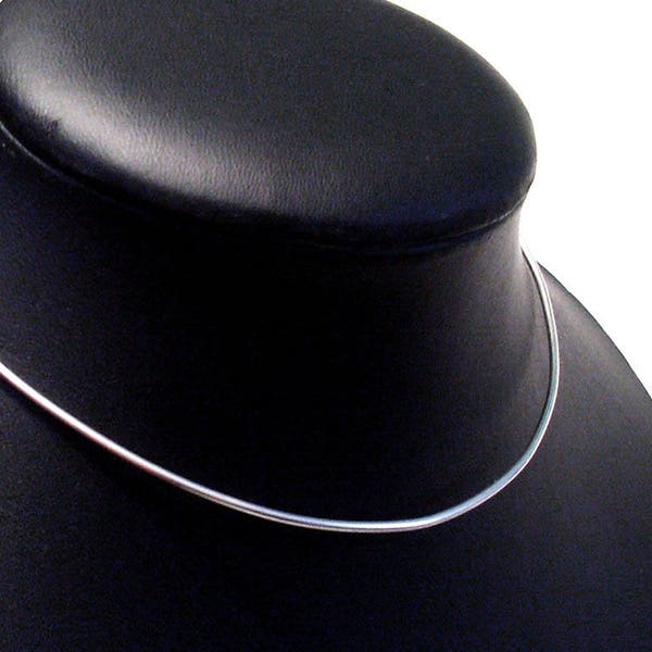 Submissive day collar. Sterling silver choker necklace. Day collar bdsm. Simple silver wire necklace. Scandinavian modern minimalist design.