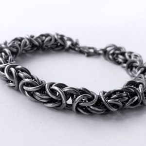 Chunky chain bracelet, 8.25 mm. Byzantine sterling silver viking chainmaille. Unisex heavy layering chain jewellery. Norse celtic jewelry
