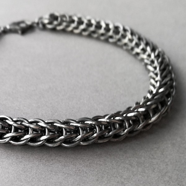 Chunky chain bracelet, 7 mm. Sterling silver foxtail viking chainmaille. Unisex heavy layering chain jewellery. Norse celtic jewelry.