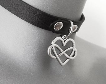 Poly heart choker. Polyamorous symbol collar. LGBTQ jewellery. Black faux leather choker necklace. Heart infinity jewelry. Adjustable size.