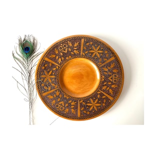 Handcarved Brown Copper Wooden Plate Woodburning Pyrography Polish Decorative Round Ornament Plate traditional Floral wall hanging flowers