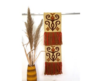 Vintage wall hanging, Boho wall tapestry, Bohemian style wall rug, Hand knotted wall decor, Retro hanging tapestry, Vintage woven 70s rug