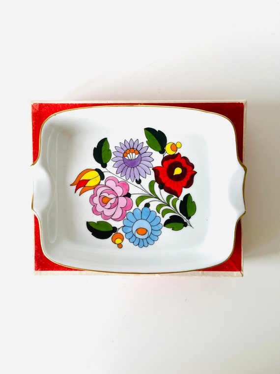 ハンガリー　カロチャ　刺繍　お皿　プレート ハンガリー カロチャ 刺繍 お皿 プレート ハンガリーのカロチャ刺繍と