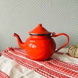 Retro Vintage Red Enamel Coffee Pot, Made in 1980s, Kitchenware, Enamelware, Red Enamel Tea Pot, Farmhouse Home Décor, Shabby Chic