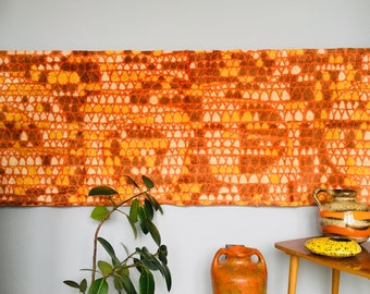 Modern geometrisch wandtapijt, abstract gevlekt patroon, textielmuurkunst uit het midden van de eeuw, oranje en bruin modern tapijt