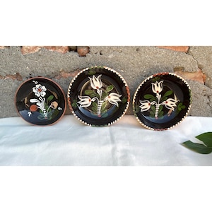 Set of 3 Vintage Hungarian Art Ceramic Peasant Flower Designed Plates, Brown Glazed Folk Wall Hanging Ceramic, Hungary Sarospatak Folklore