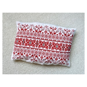 Funda de almohada vintage de folclore húngaro tradicional sin almohada, bordada a mano en lona blanca, con punto de cruz.