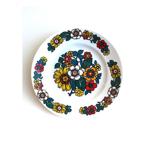 Piatto in porcellana ungherese vintage da appendere al muro, motivo floreale retrò anni &#39;70, arte in porcellana ungherese, piatto decorativo Hollohazi, decorazione da portata