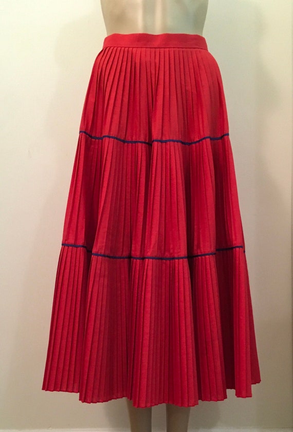 Vintage Prairie Style Skirt in Red. Full length p