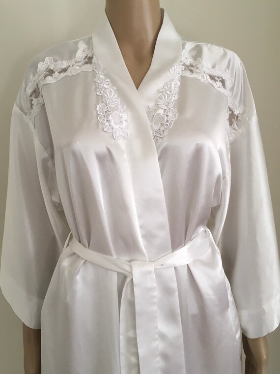 Vintage sexy white silky robe, white silky robe me
